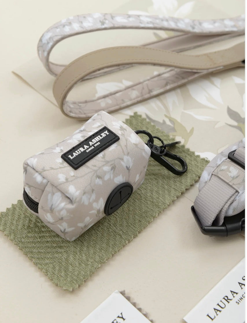 Laura Ashley Magnolia Grove Poop bag holder