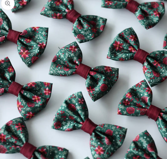Holly and ivy bow tie